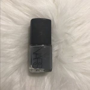 NARS nails in Storm Bird